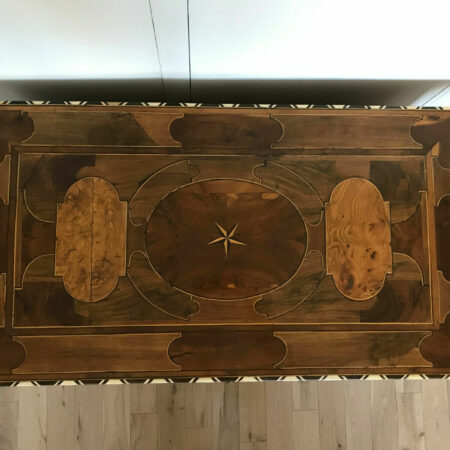 BUREAU MAZARIN MARQUETERIE NOYER XVIIEME – Image 3
