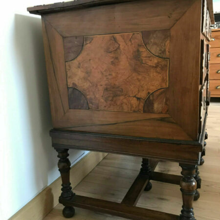 BUREAU MAZARIN MARQUETERIE NOYER XVIIEME – Image 5