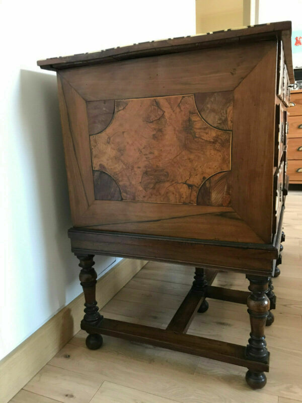 BUREAU MAZARIN MARQUETERIE NOYER XVIIEME – Image 5