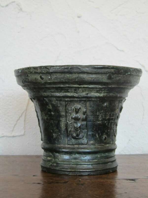 MORTIER BRONZE BAS RELIEFS XVII EME SIECLE