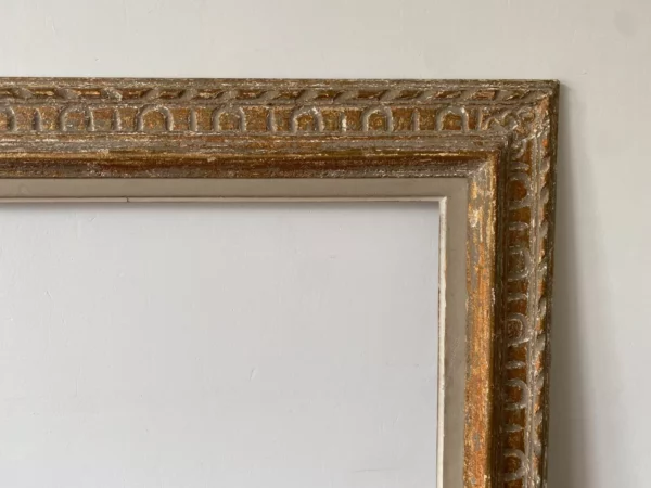 CADRE MONTPARNASSE BOIS SCULPTE CERUSE 12P – Image 3