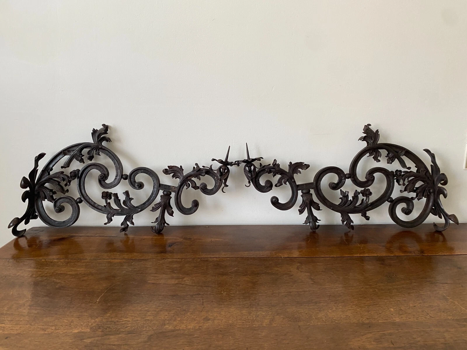 PAIRE DE BRAS DE LUMIERE EN FER FORGE XIXEME