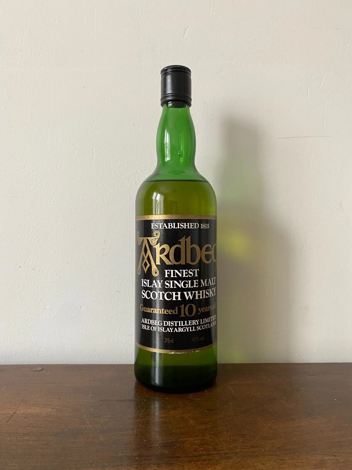 ARDBEG 10 ANS GREEN GLASS 60's 40% 75CL – Image 2